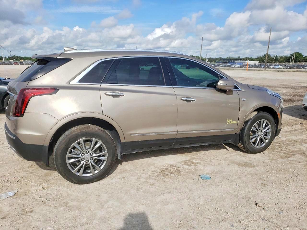 2022 Cadillac XT5 Premium Luxury