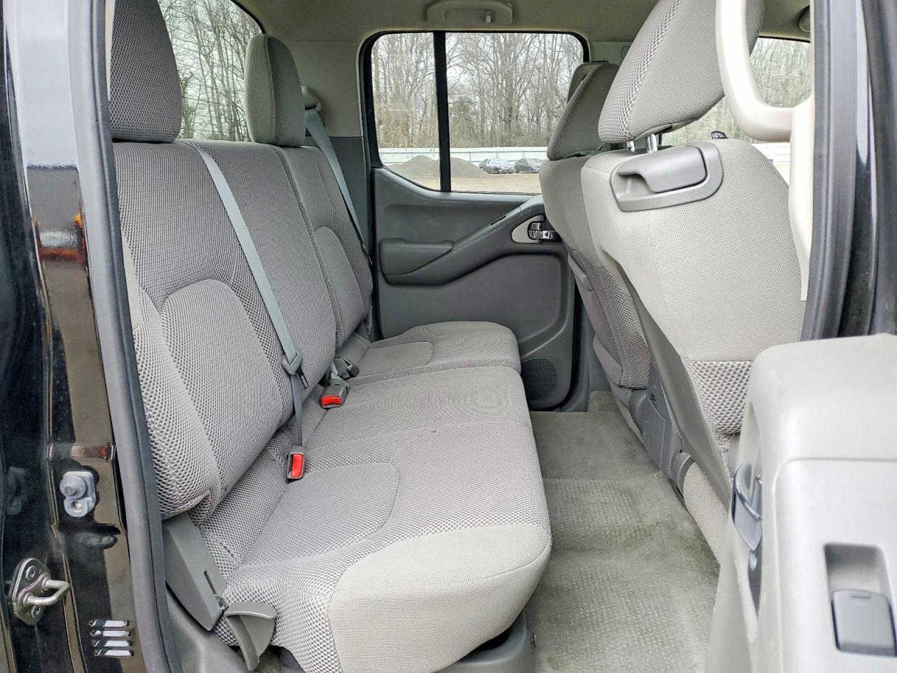 2012 Nissan Frontier s