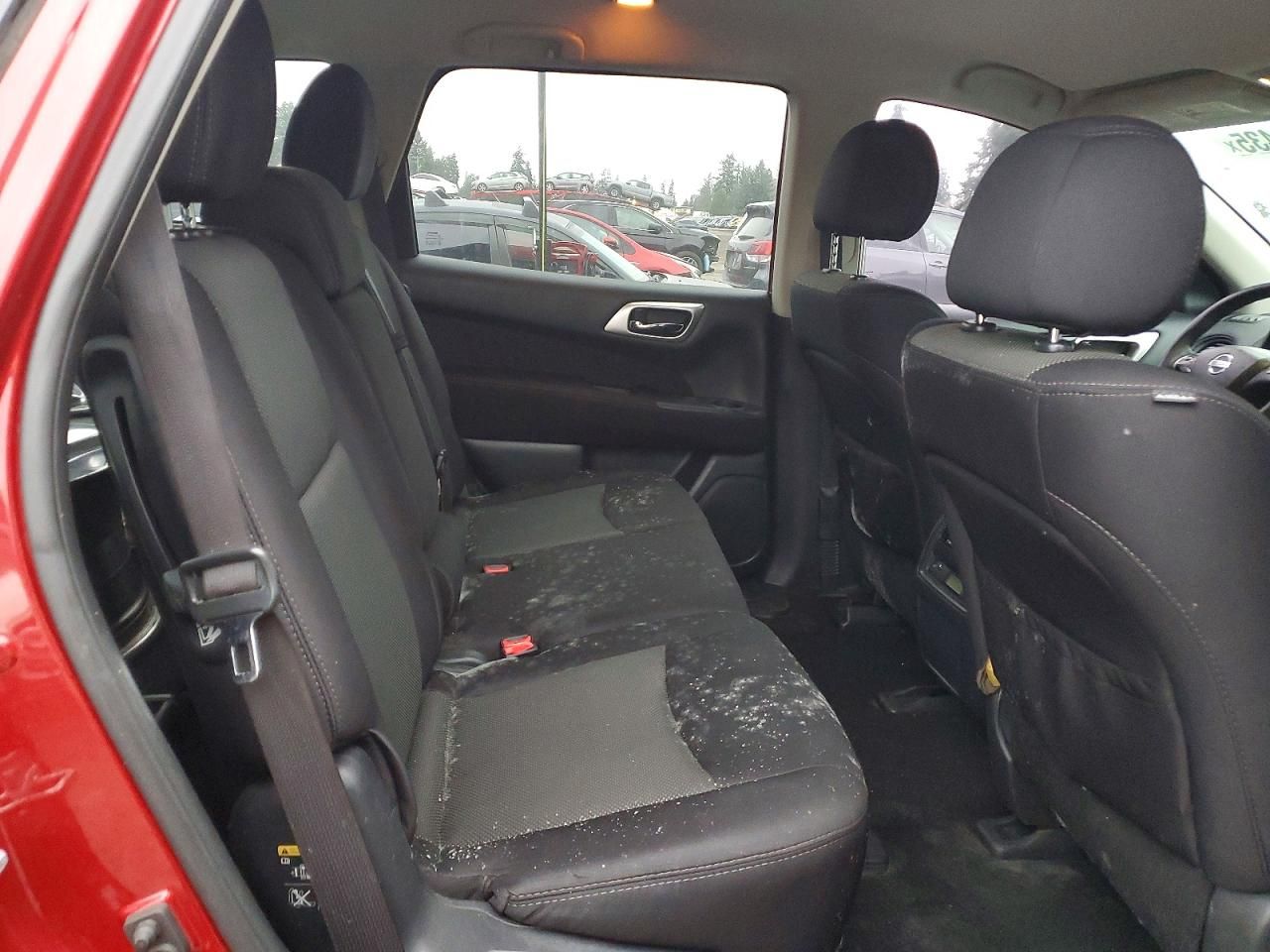 2017 Nissan Pathfinder s