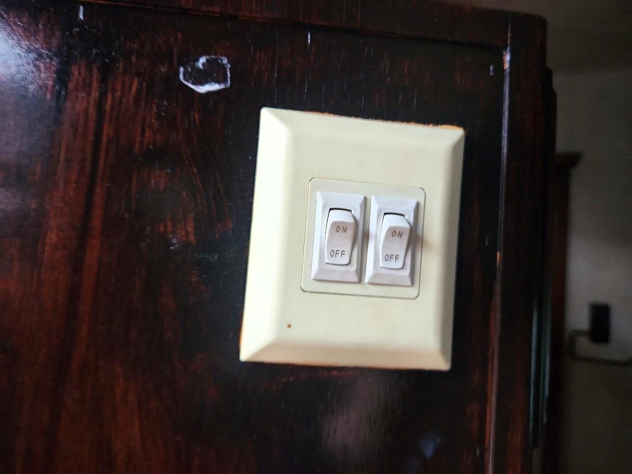 2007 Classic GN-4HBUNK Horse Trailer