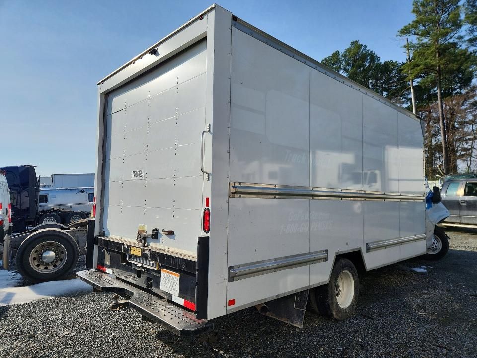 2023 GMC Savana Cut-box Truck