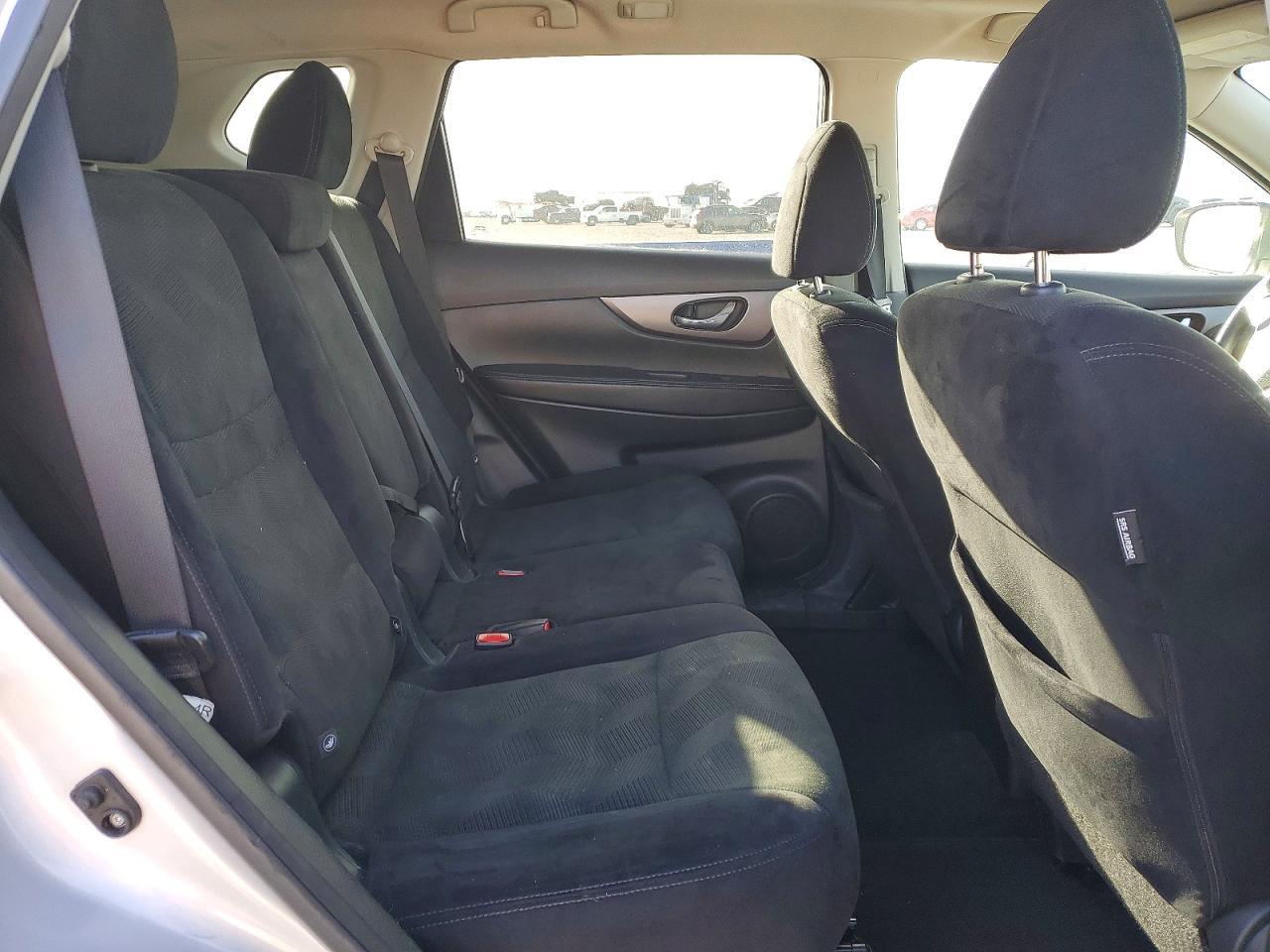 2015 Nissan Rogue s
