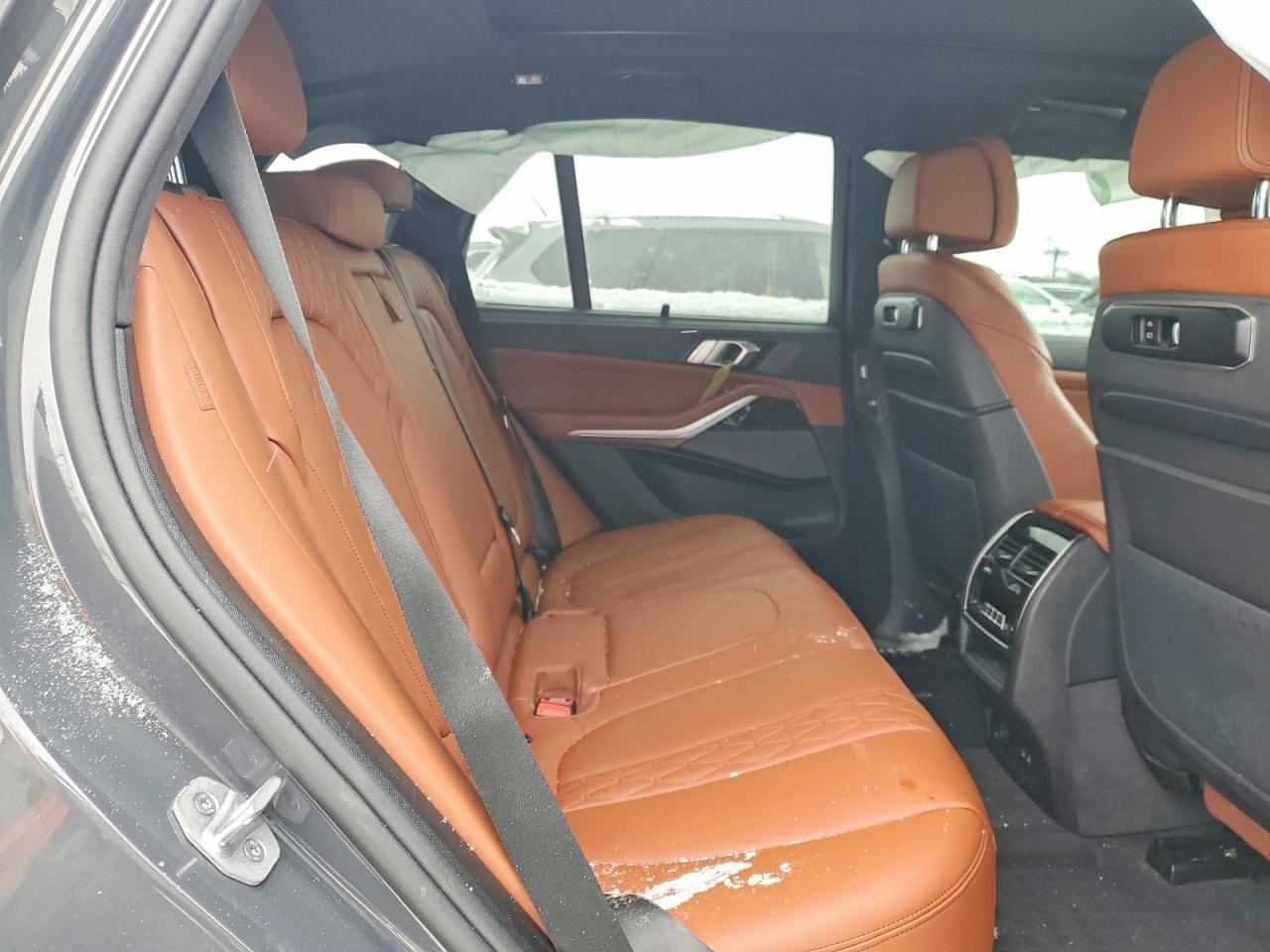 2025 BMW X5 M60i