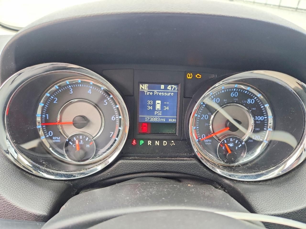 2012 Chrysler Town & Country Touring l