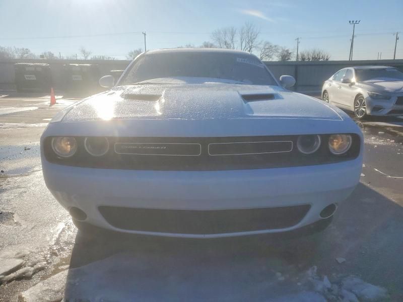 2015 Dodge Challenger sxt
