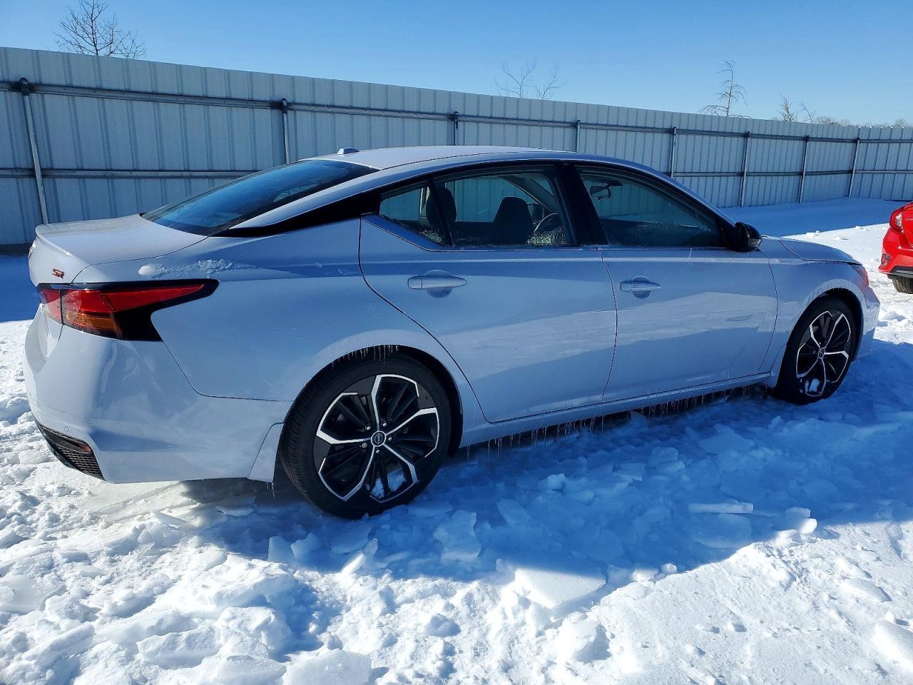 2024 Niss Altima