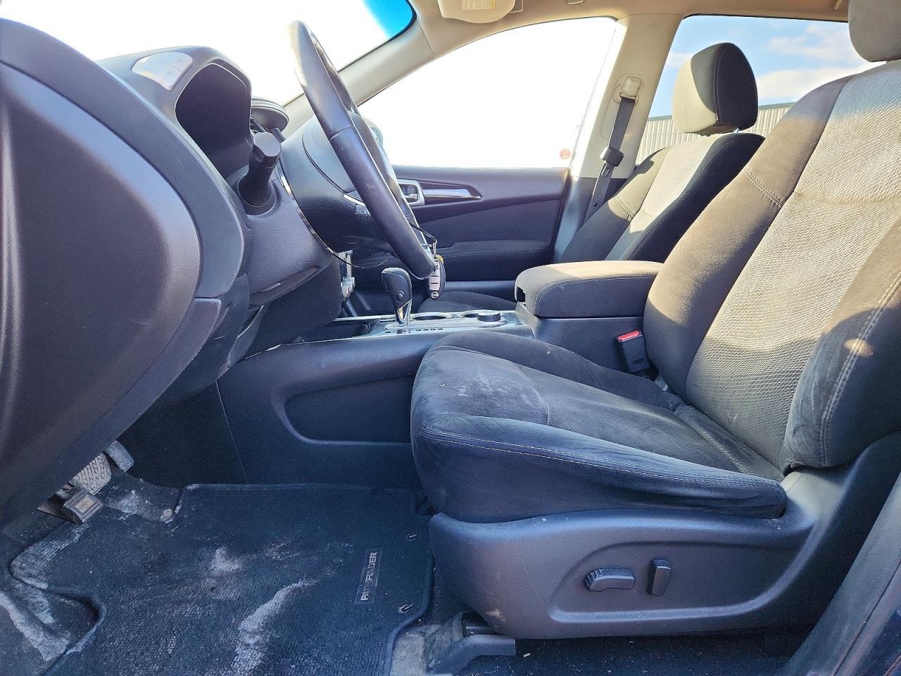 2014 Nissan Pathfinder s