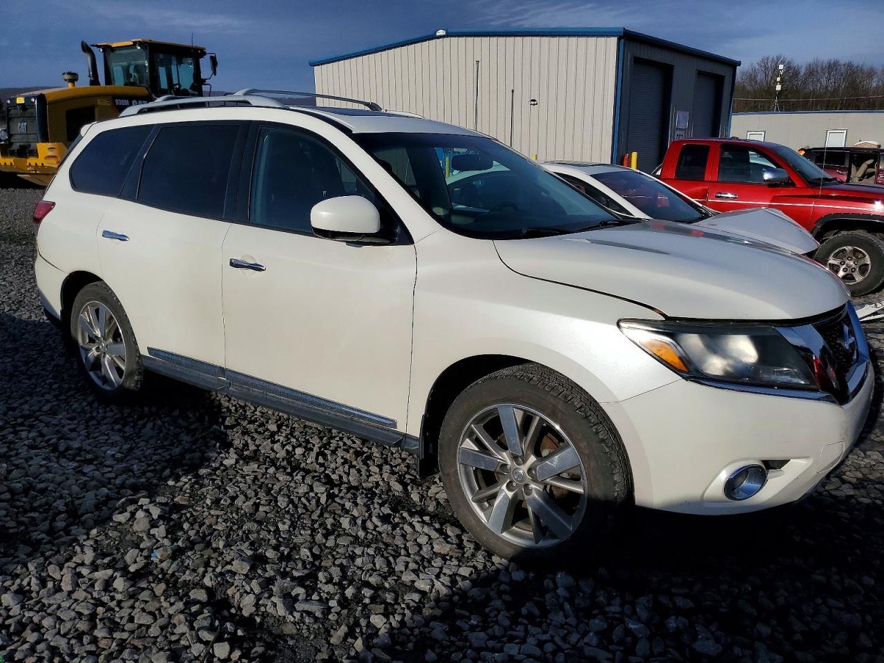 2016 Nissan Pathfinder s