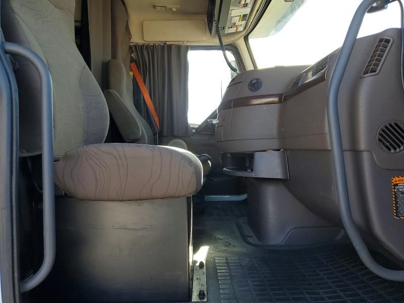 2017 Volvo VNL Semi Truck