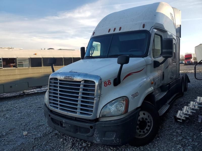 2019 Freightliner Cascadia 125 Semi Truck