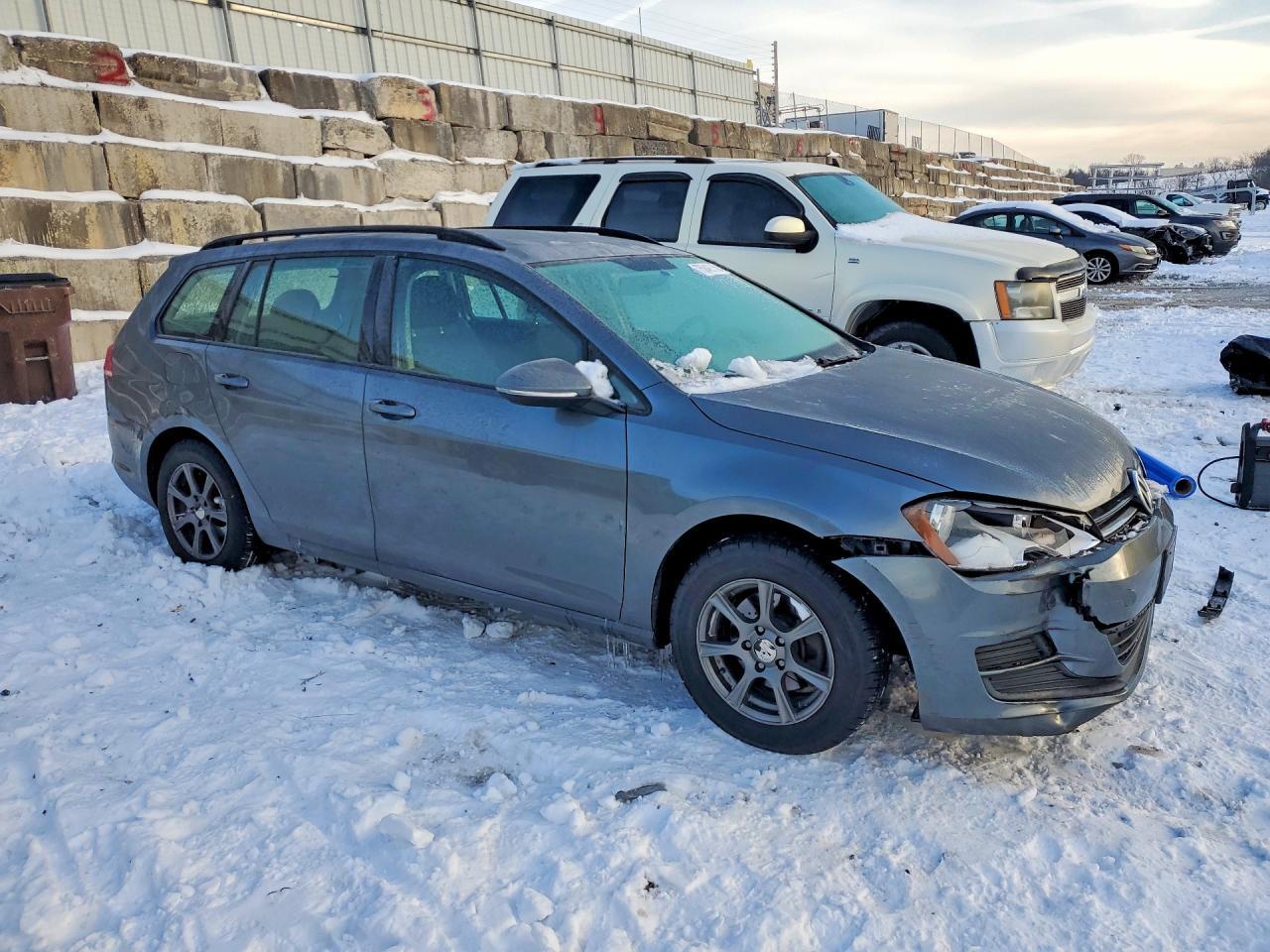2016 Volkswagen Golf Sportwagen s