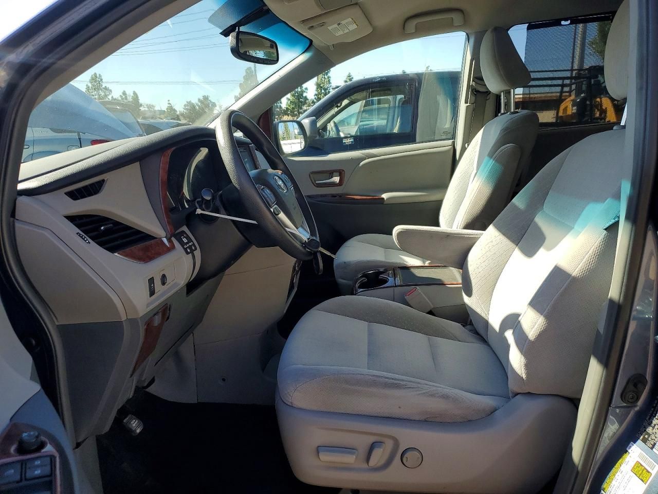 2016 Toyota Sienna le