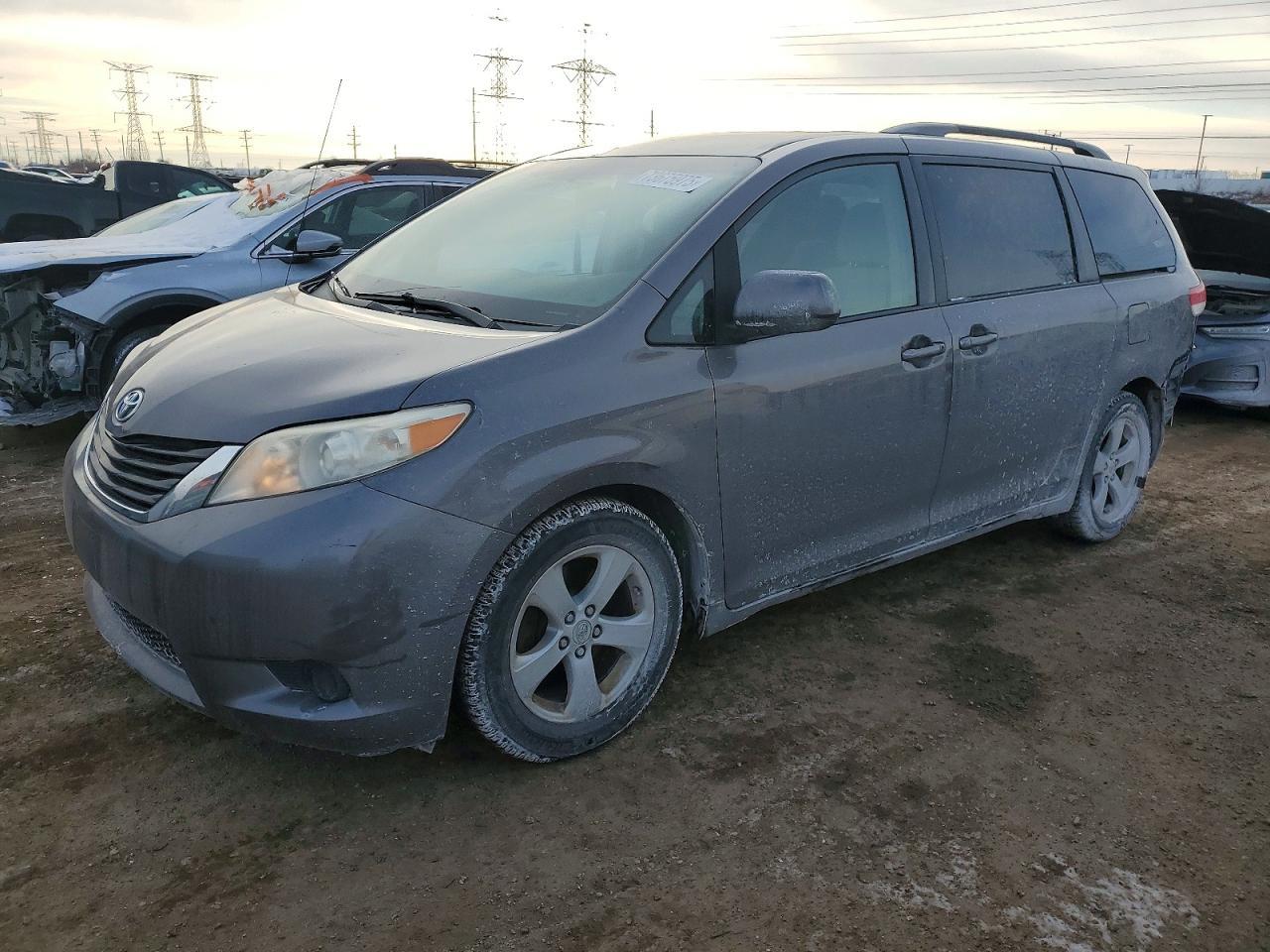 2011 Toyota Sienna le