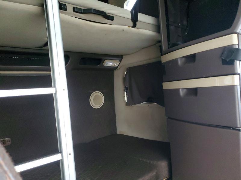 2018 Volvo VNL Semi Truck