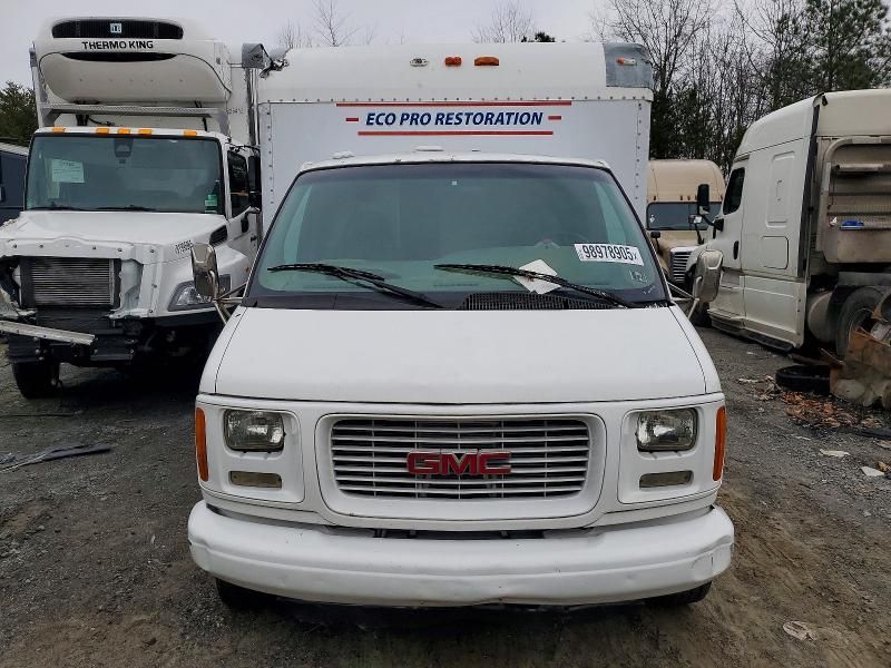 1997 GMC Savana box Truck