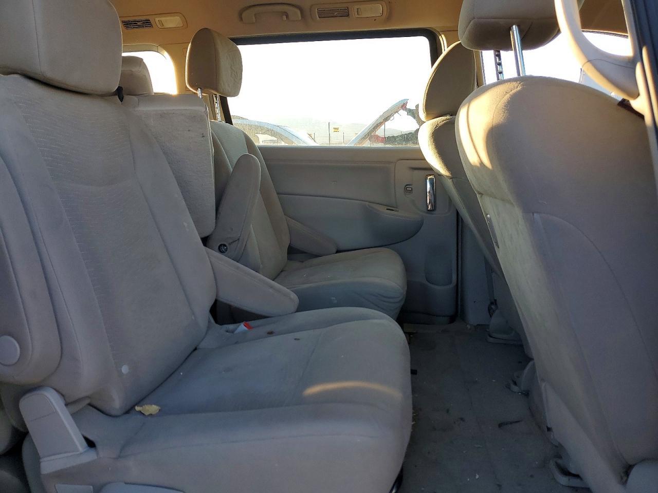 2014 Nissan Quest s