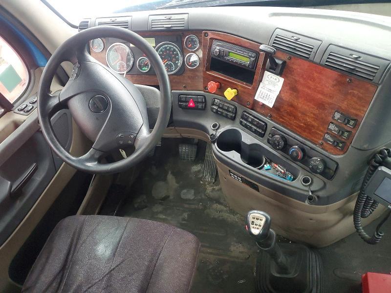 2017 Freigliner 2017 Freightliner Cascadia 125 Semi Truck