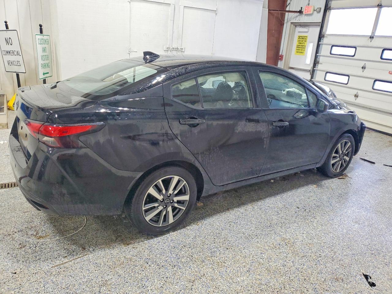 2025 Nissan Versa sv