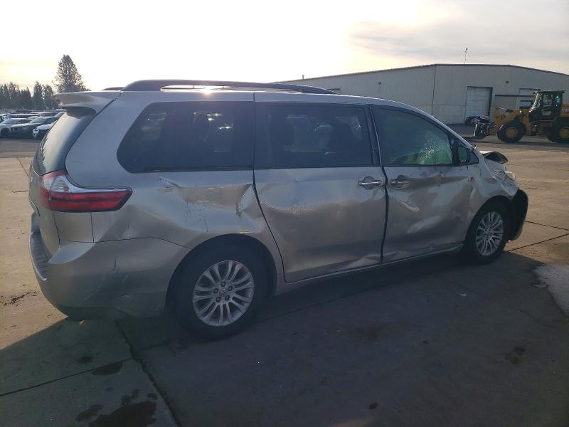 2015 Toyota Sienna xle