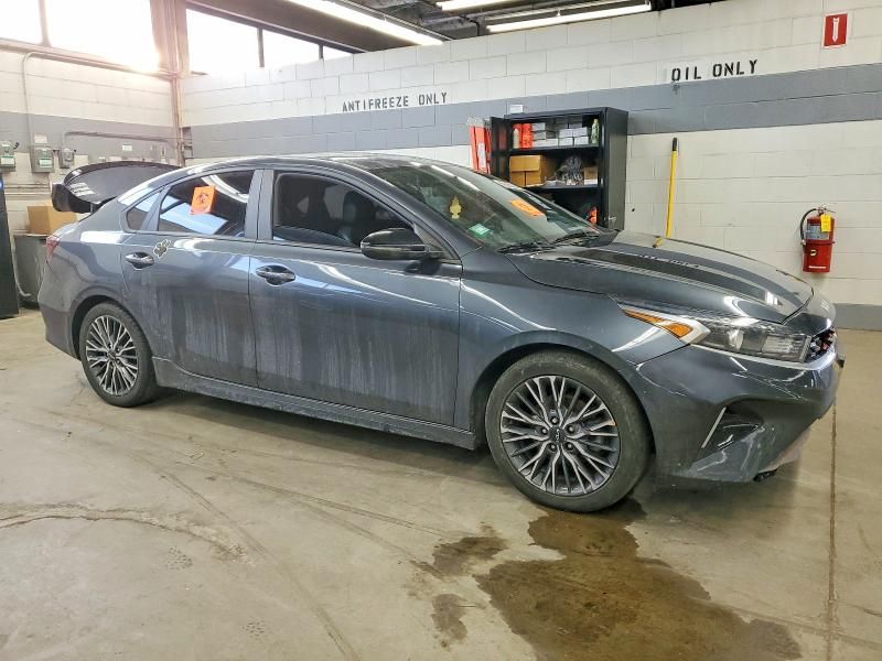 2023 KIA Forte gt Line