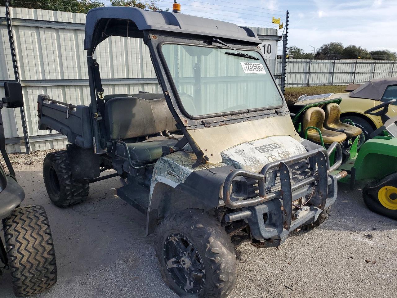 2018 John Deere 825M