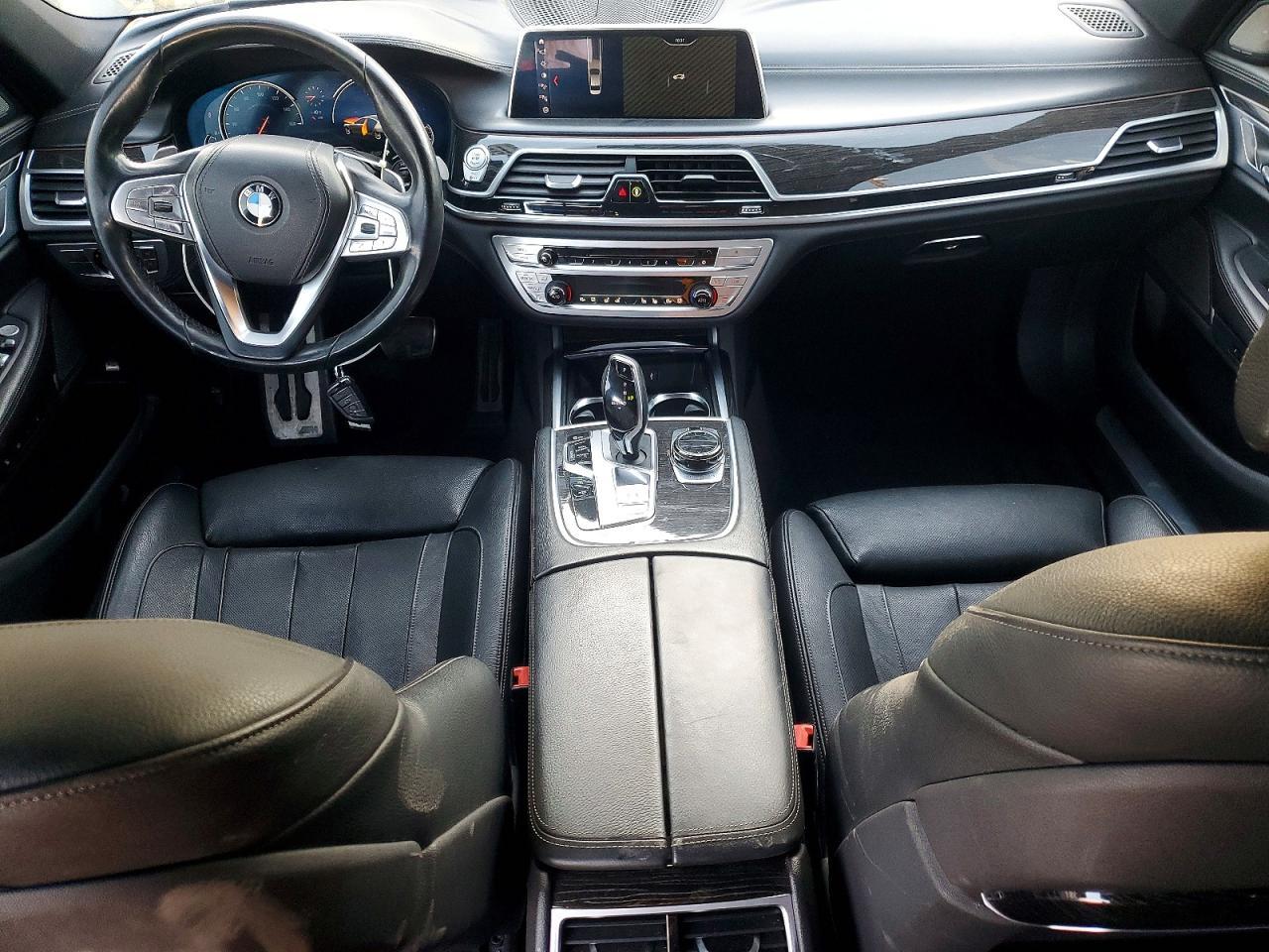 2019 BMW 740 i