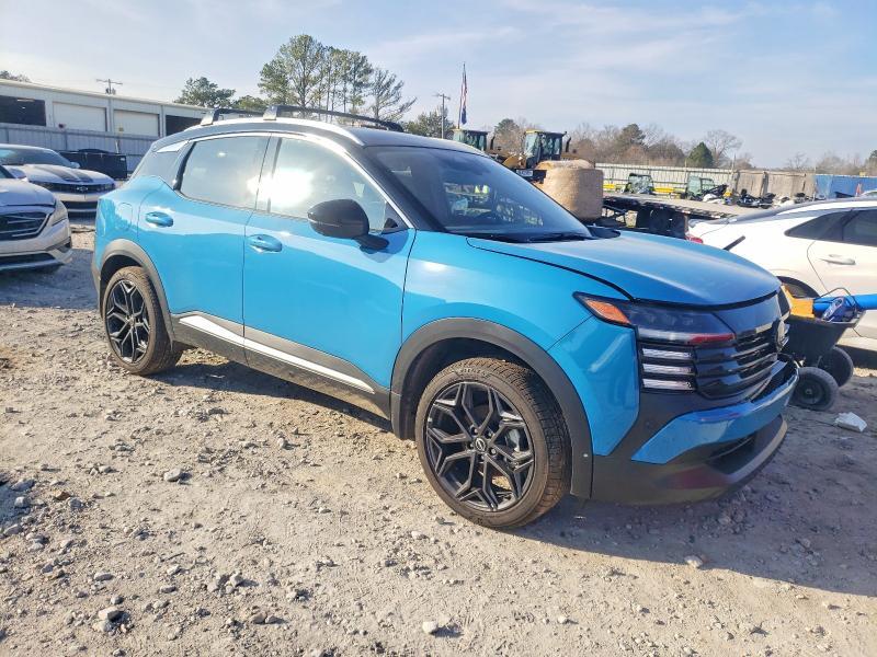 2025 Nissan Kicks sr