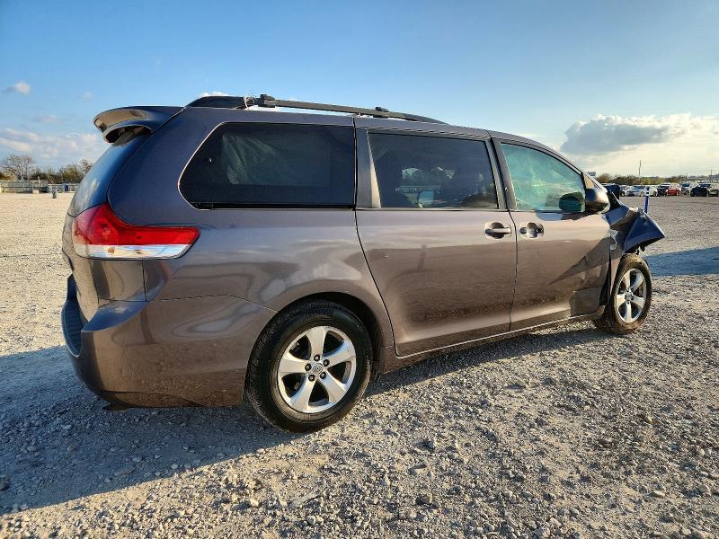 2014 Toyota Sienna le