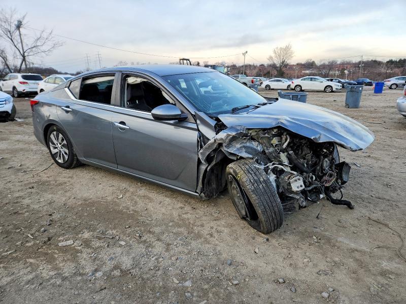 2019 Niss Altima