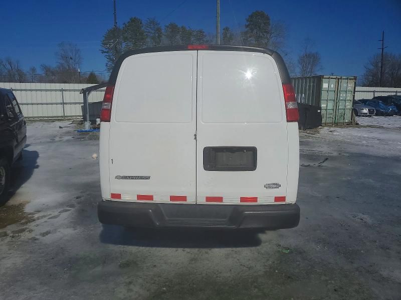 2020 Chevrolet Express 2500 Utility / Service van