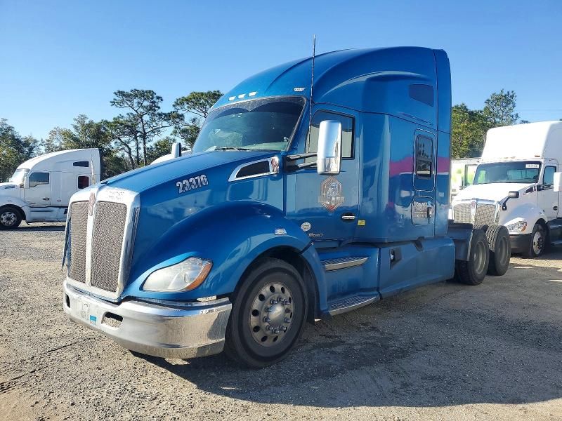 2019 Kenworth T680 Semi Truck