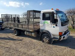 Vehiculos salvage en venta de Copart Wilmer, TX: 2006 Nissan Diesel UD1300 Crew Cab Flatbed Truck