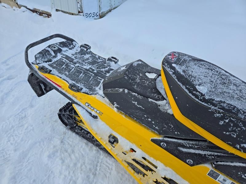 2024 Skidoo 2024 Skidoo Renegade