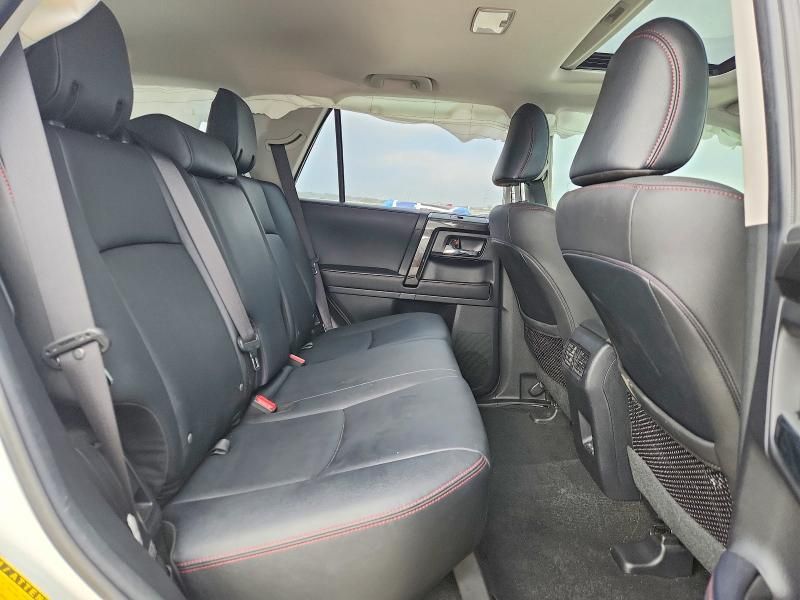 2023 Toyota 4runner se