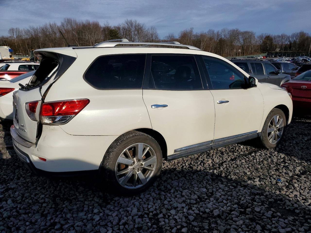 2016 Nissan Pathfinder s