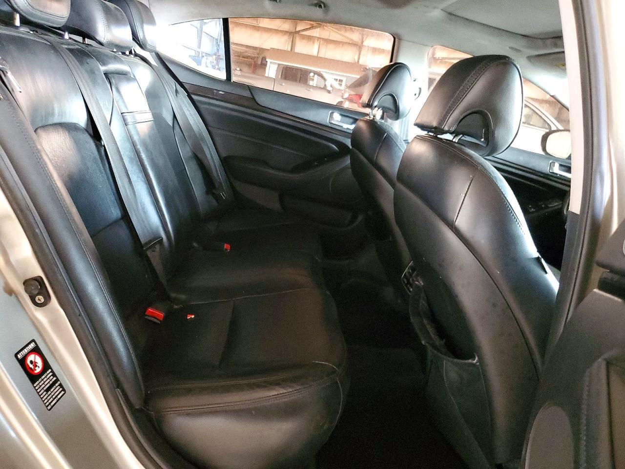 2014 KIA Cadenza Premium