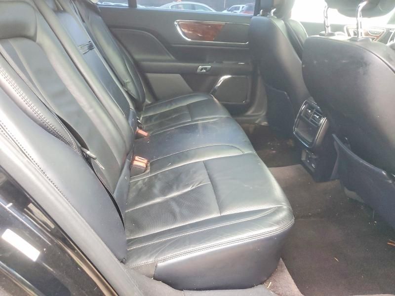 2017 Lincoln Continental Select