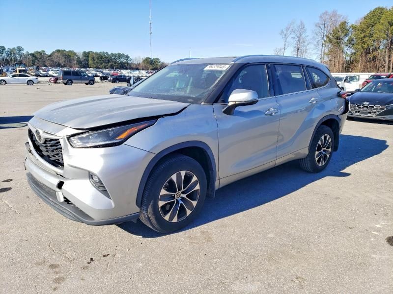 2021 Toyota Highlander xle