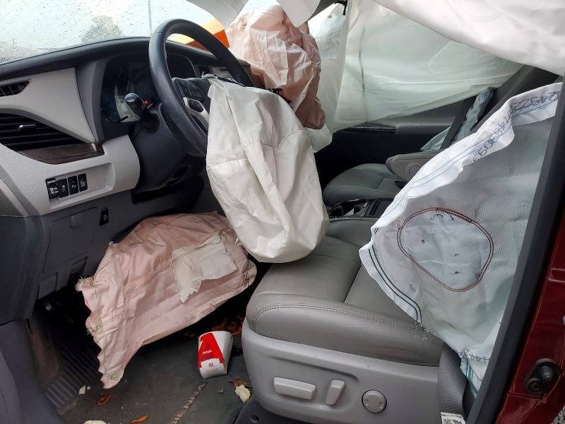 2017 Toyota Sienna xle