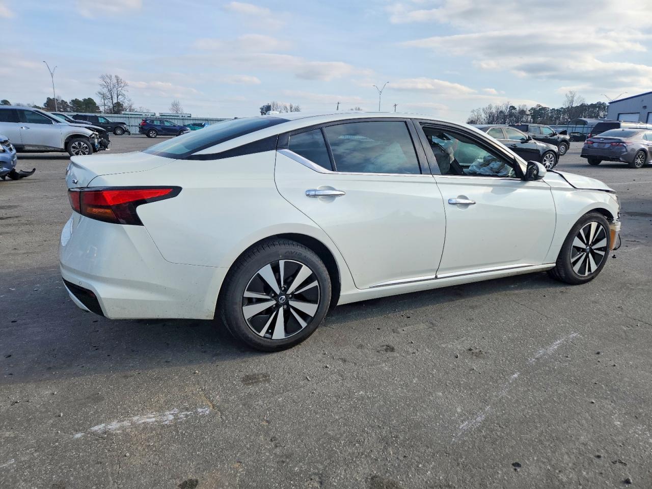 2020 Niss Altima 2.5 sv