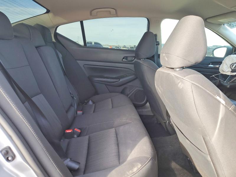 2024 Nissan Altima sv
