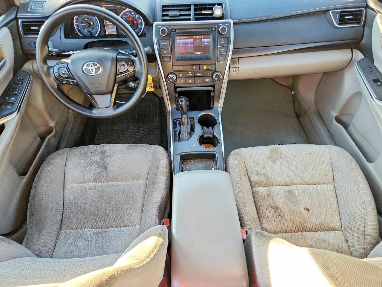 2016 Toyota Camry le