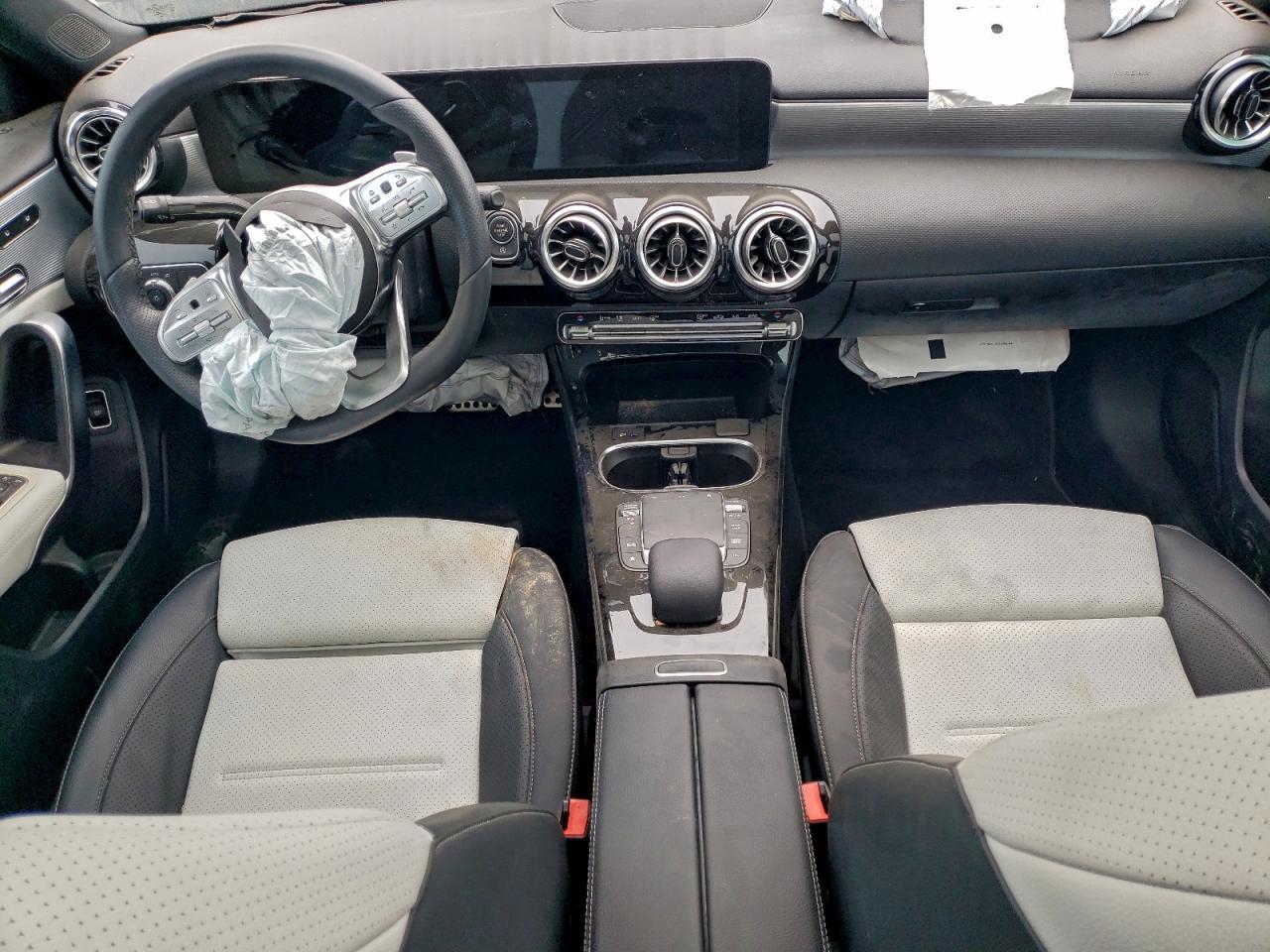 2022 Mercedes-Benz A 220