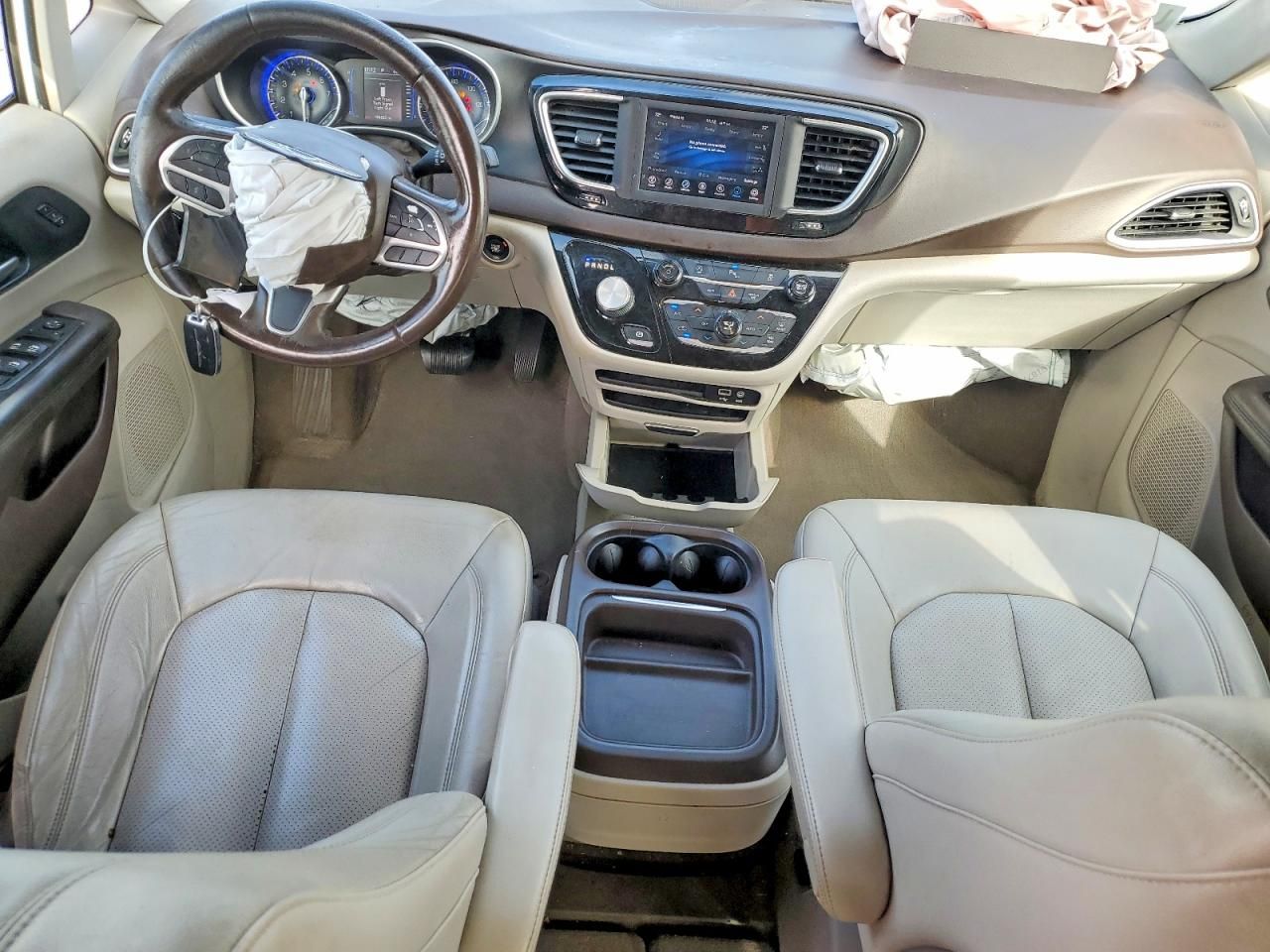 2020 Chrysler Pacifica Touring l