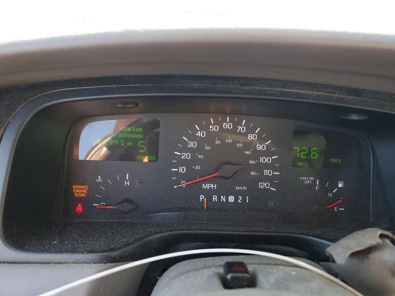 1999 Lincoln Town car Signature