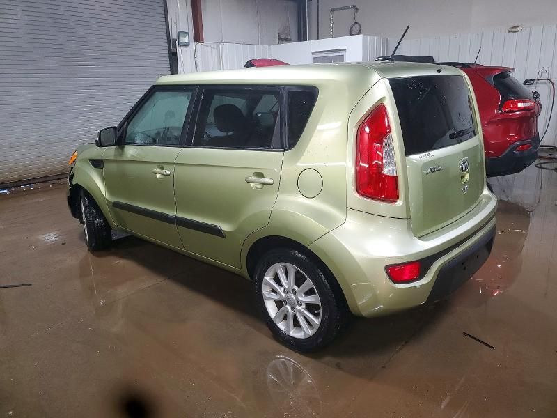 2013 KIA Soul +