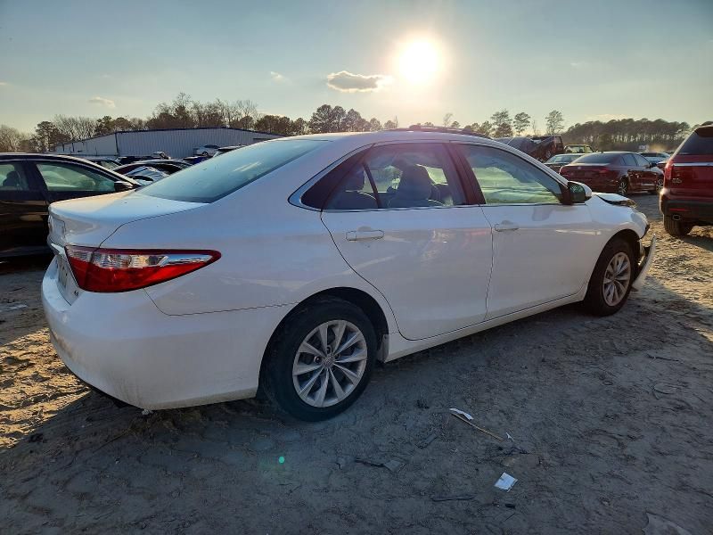 2016 Toyota Camry le