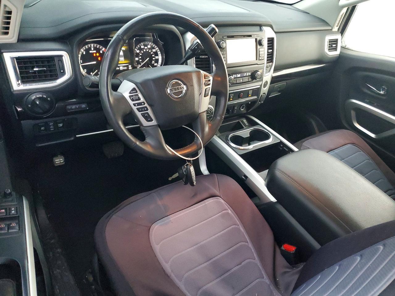 2017 Nissan Titan xd sv