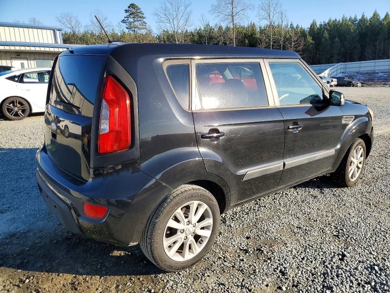 2013 KIA Soul +