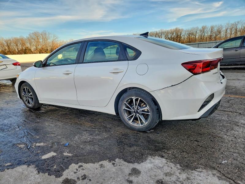 2023 KIA Forte lx
